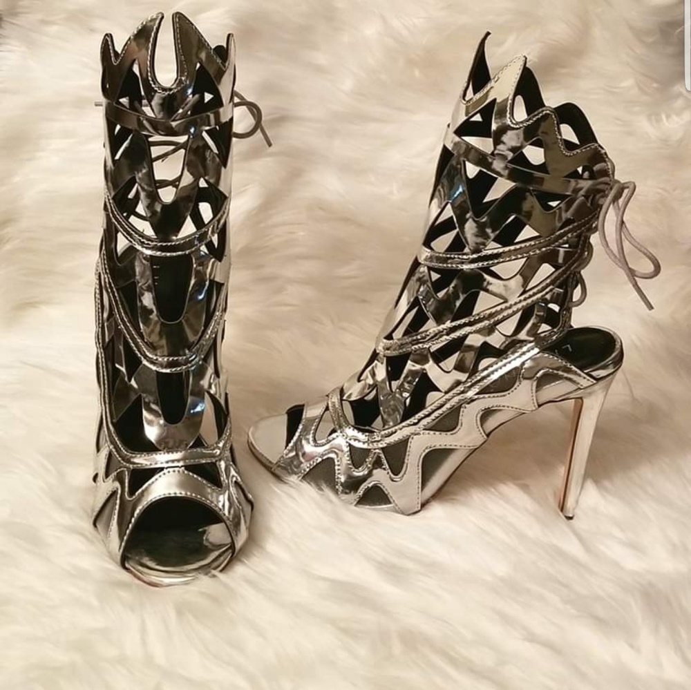 Shoes - Picture 2 of 3